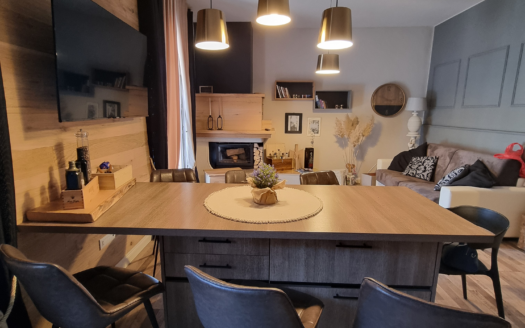 PISOGNE (BS)-ZONA CENTRALE-VENDESI CASA SEMINDIPENDENTE.