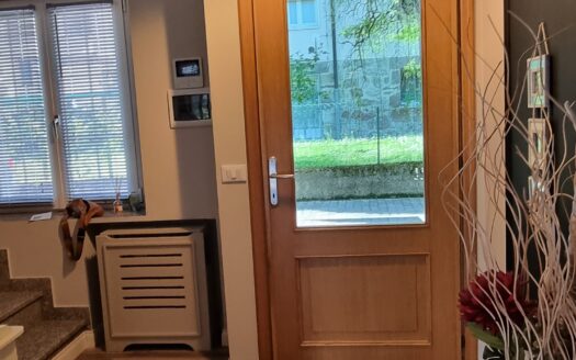 PISOGNE (BS)-ZONA CENTRALE-VENDESI CASA SEMINDIPENDENTE.