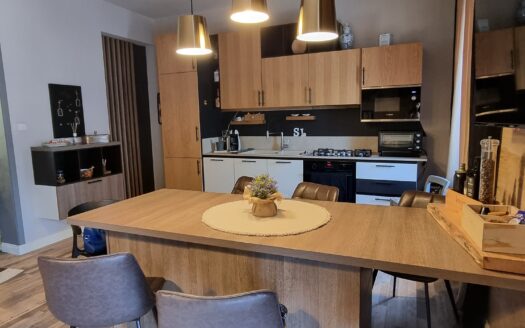 PISOGNE (BS)-ZONA CENTRALE-VENDESI CASA SEMINDIPENDENTE.