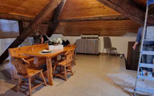 PISOGNE (BS)-ZONA CENTRALE-VENDESI CASA SEMINDIPENDENTE.