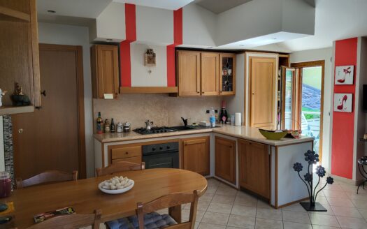 NIARDO (BS) VENDESI VILLETTA INDIPENDENTE.