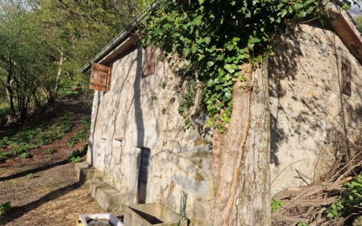 NIARDO (BS) LOCALITA’ NESE VENDESI CASCINA.