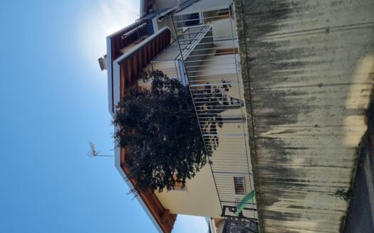 ARTOGNE (BS) VENDESI VILLETTA A SCHIERA DI TESTA.