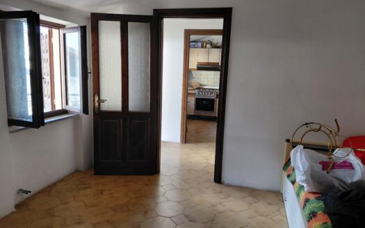 PIAN CAMUNO (BS) FRAZ. VISSONE VENDESI PORZIONE DI FABBRICATO TERRA-CIELO.