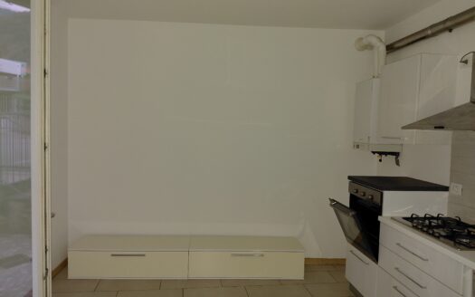 ARTOGNE (BS) VENDESI BILOCALE CON BOX E CANTINA.