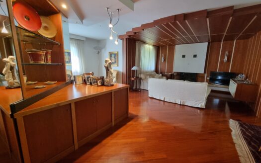 PISOGNE (BS) fraz. GRATACASOLO VILLA SINGOLA CON PISCINA
