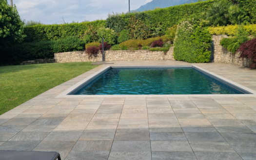 PISOGNE (BS) fraz. GRATACASOLO VILLA SINGOLA CON PISCINA