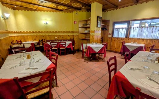 ARTOGNE (BS) LOCALITA’ MONTECAMPIONE AFFITTASI LOCALE COMMERCIALE ADIBITO A RISTORANTE.