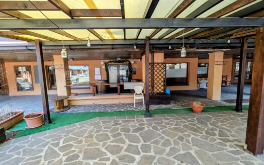 ARTOGNE (BS) LOCALITA’ MONTECAMPIONE AFFITTASI LOCALE COMMERCIALE ADIBITO A RISTORANTE.